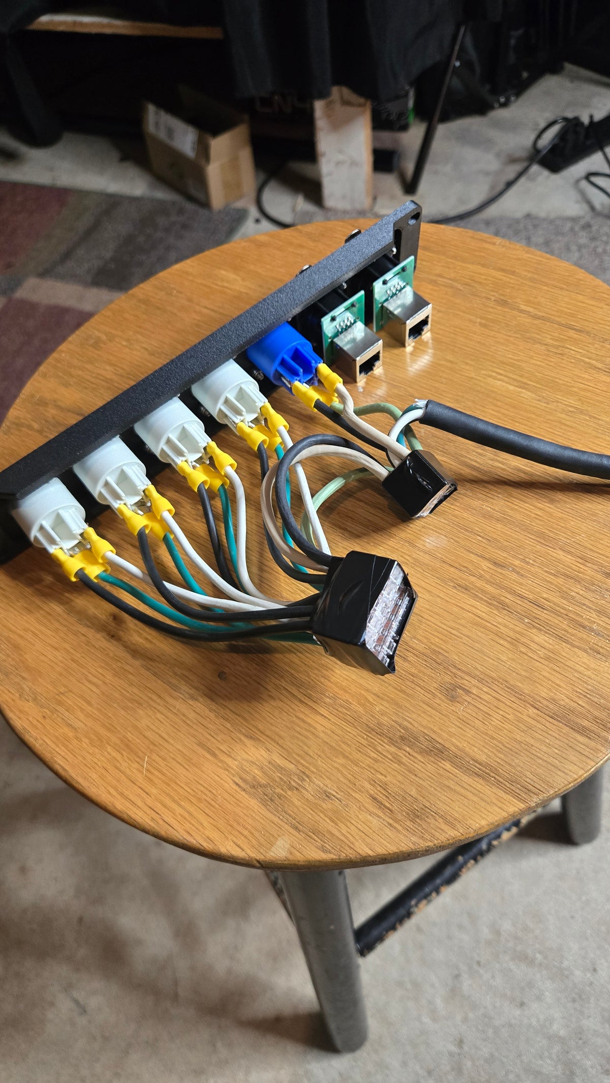 Netron EN4 Mini-Distro Box