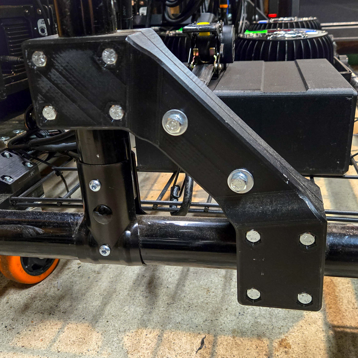 90 Degree Brace for DIY Lighting Cart - (For 1-5/8" Fence Tube)