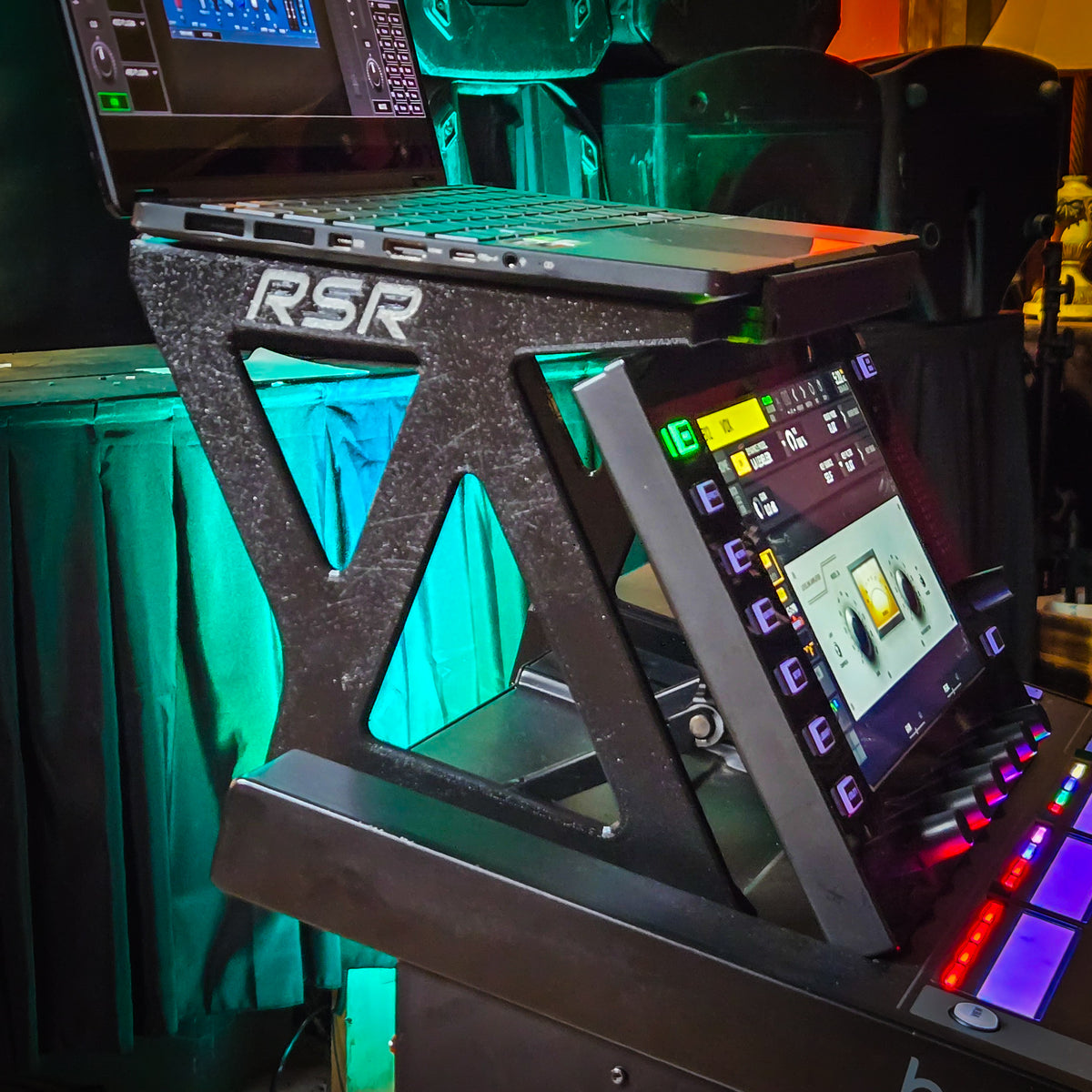 WING Shelf - Foldable Laptop / Tablet mount for Behringer WING Consoles