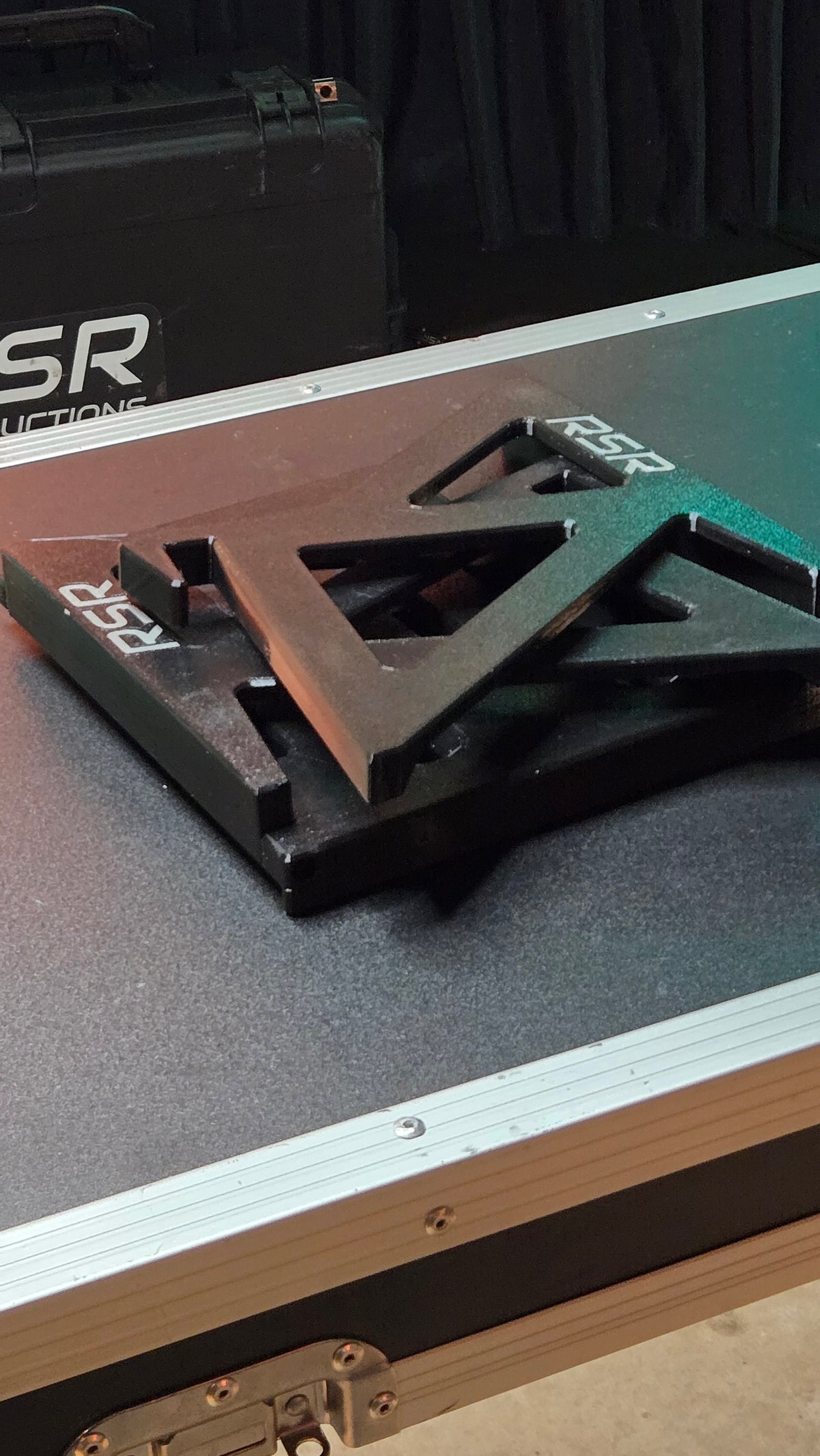 WING Shelf - Foldable Laptop / Tablet mount for Behringer WING Consoles